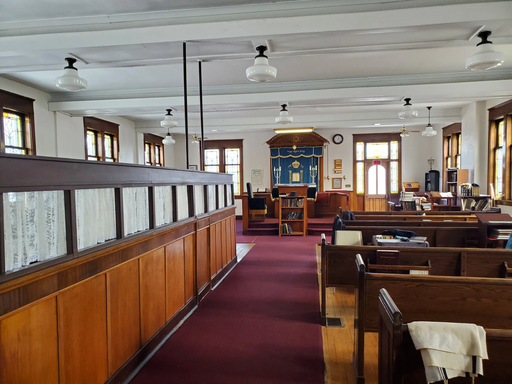 The sanctuary at 85 Saranac Avenue, from the back toward the aron kodesh