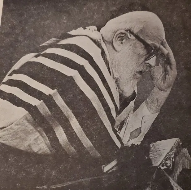 Rabbi Zuckerman in a tallis